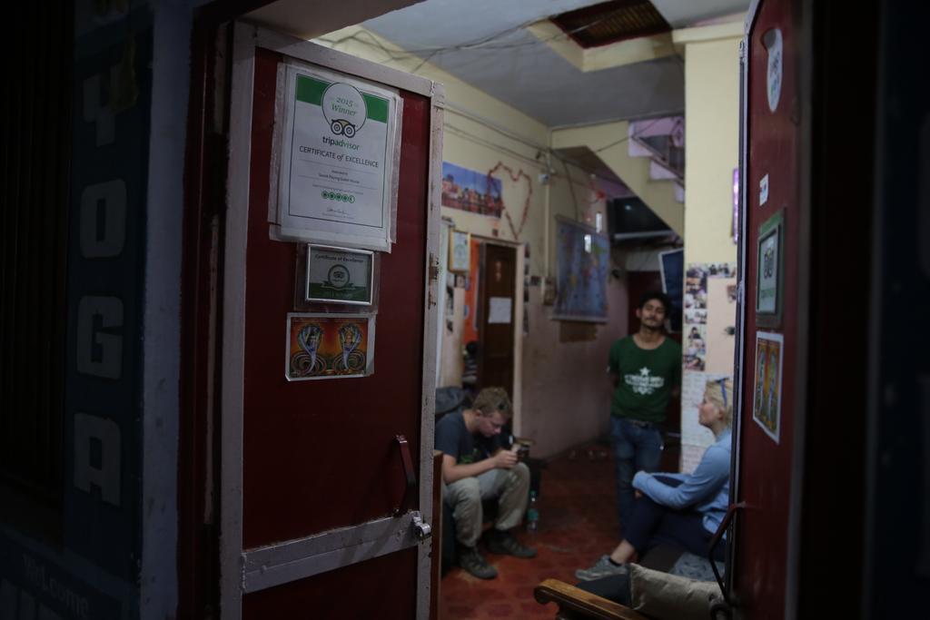 Somit Paying Guest House Varanasi Eksteriør bilde