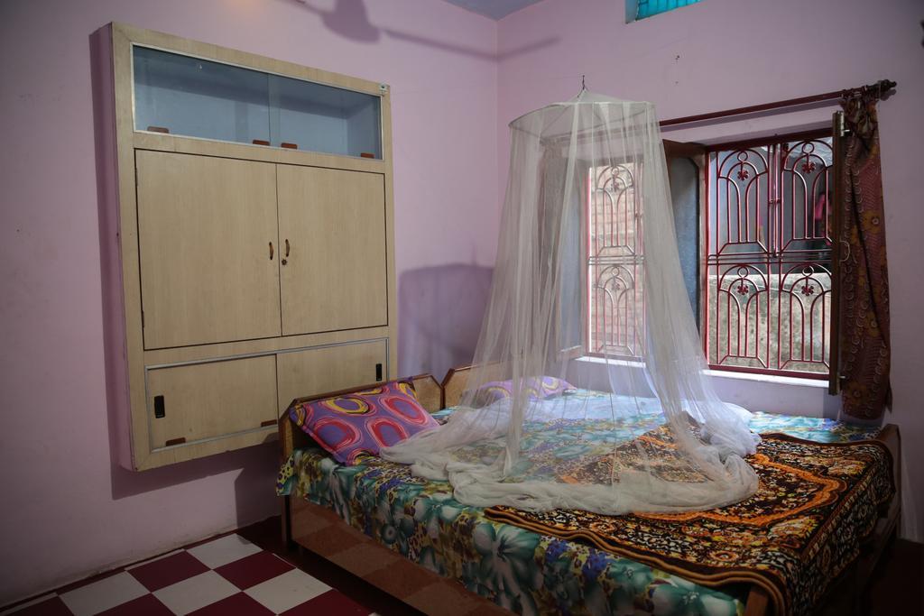 Somit Paying Guest House Varanasi Eksteriør bilde