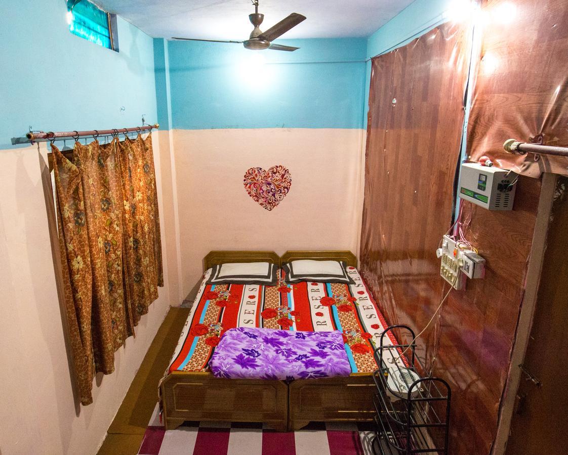 Somit Paying Guest House Varanasi Eksteriør bilde
