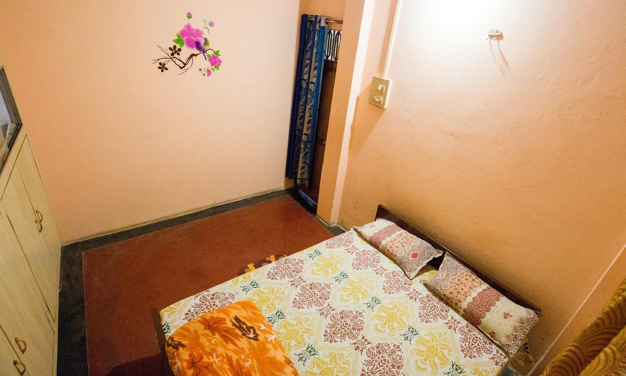 Somit Paying Guest House Varanasi Eksteriør bilde